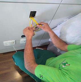 servicos eletricos home